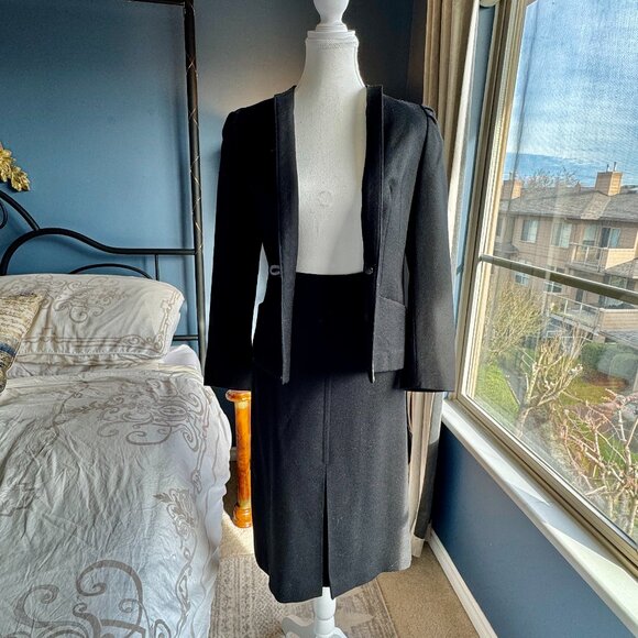 1980s Vintage Black w White Embroidered Trim Skirt and Blazer Suit Set - Picture 5 of 16